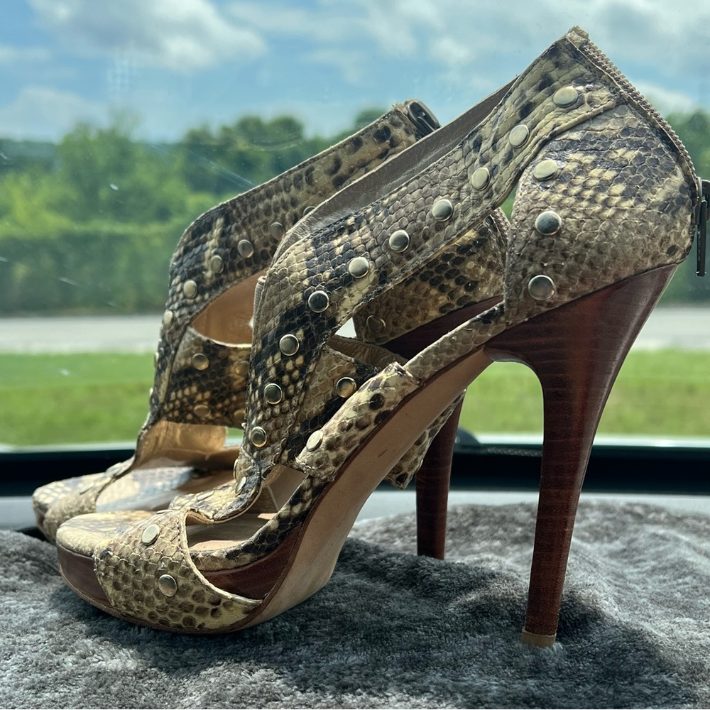 Stuart Weitzman High Heeled Snakeskin Gladiator Sandals Size 8